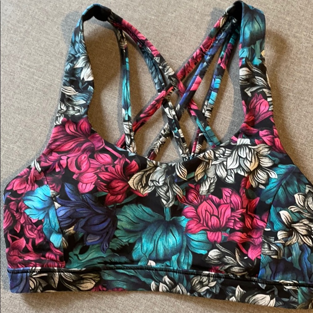 Lululemon sport bra